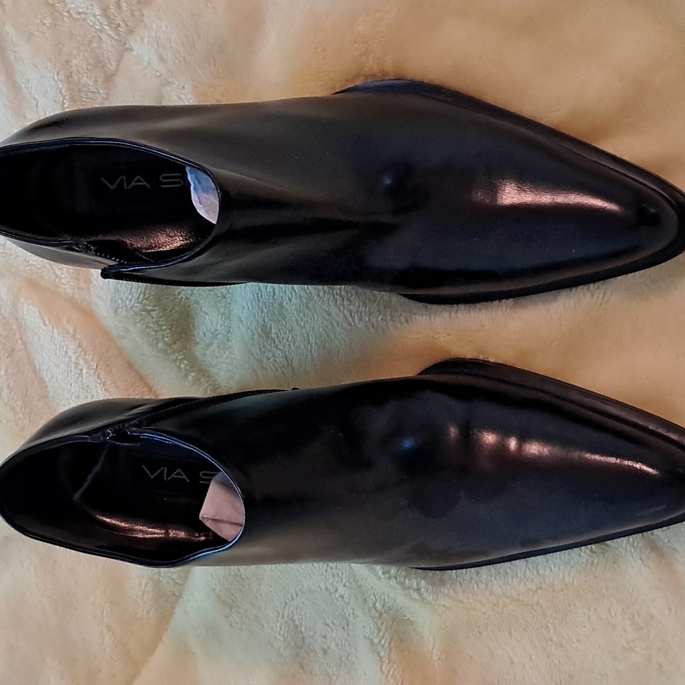 Via Spiga block heel side zip booty
